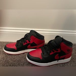 Nike Jordan 1s 7Y